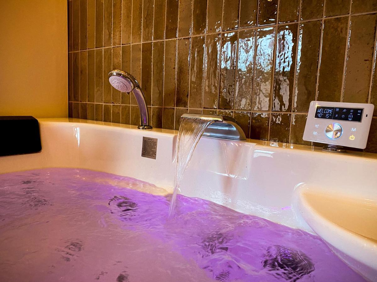Love Room Suite Bali - Auray En Bretagne Brech Extérieur photo